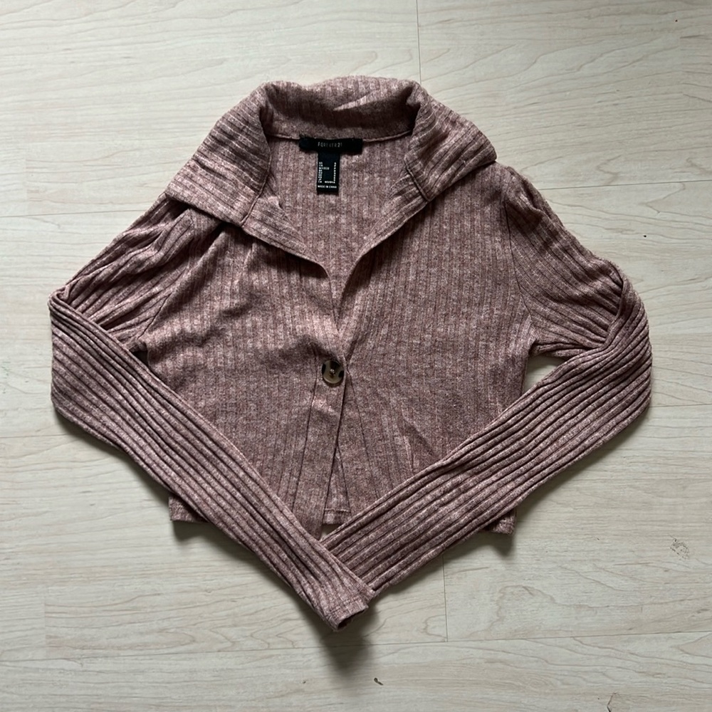 long sleeve ribbed cropped top with collar 🍑